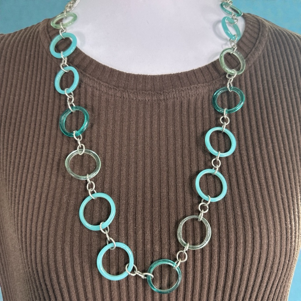 VTG New York & Company Aqua and Silver Toned Circle Necklace